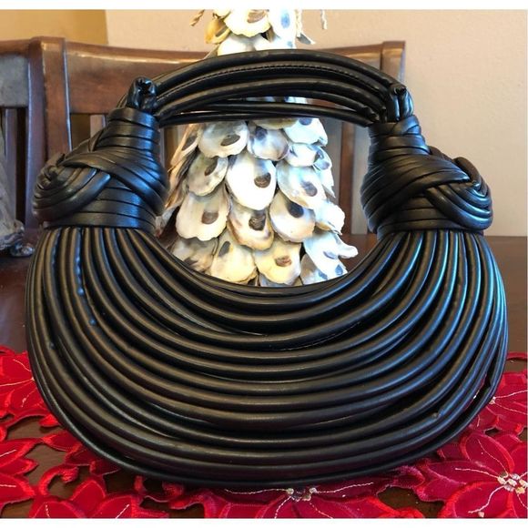 LICORICE BAG - NWT Adorable & Unusual PU Vegan Satchel/Crossbody. LOVE THIS ♥️ - Picture 13 of 16